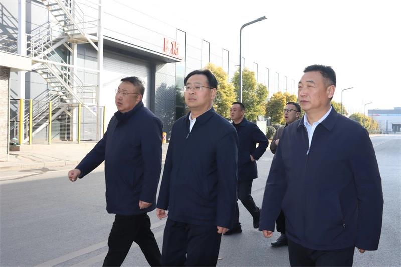 鞏義市委書記、市長郭程明蒞臨明泰鋁業(yè)慰問一線員工